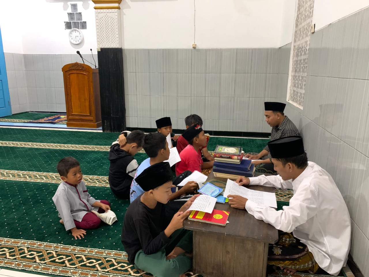 Pengaosan Asik dengan Anak Dusun Baron